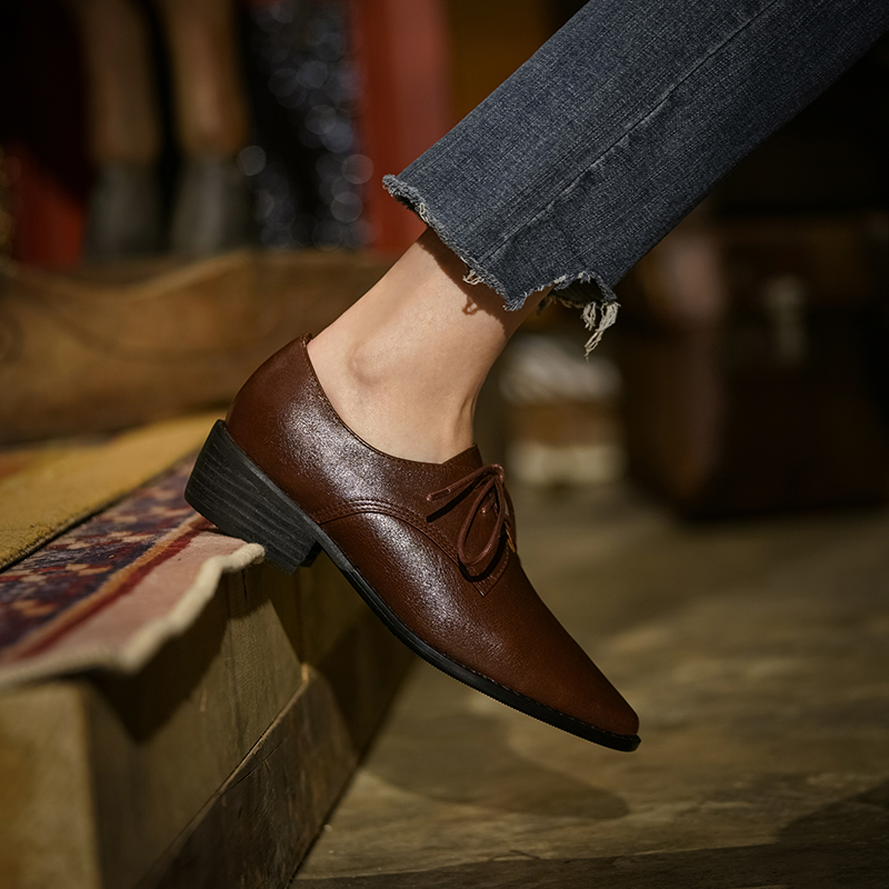 حذاء نسائي من جلد البقر من مار - مراجعة Oxford Lace Up Women وسعره