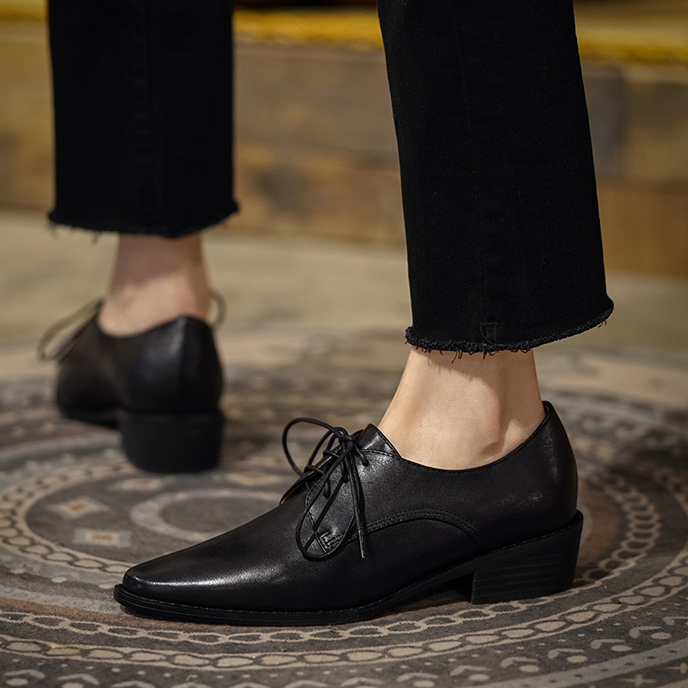 حذاء نسائي من جلد البقر من مار - مراجعة Oxford Lace Up Women وسعره