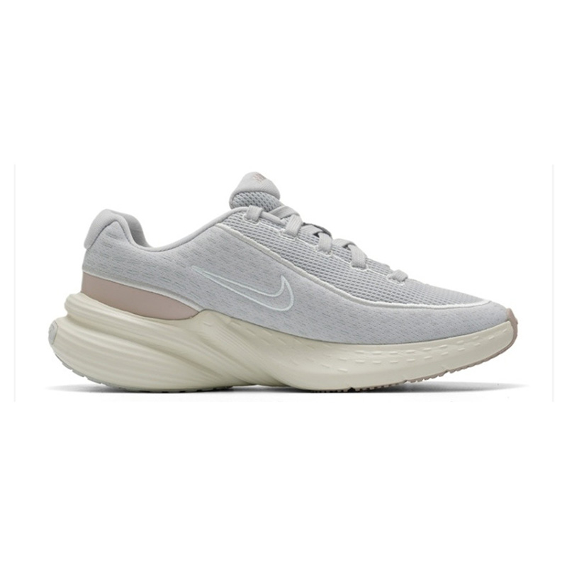 حذاء رياضي نسائي من نايكي IB27 - مراجعة Women Shoes Running Nike وسعره