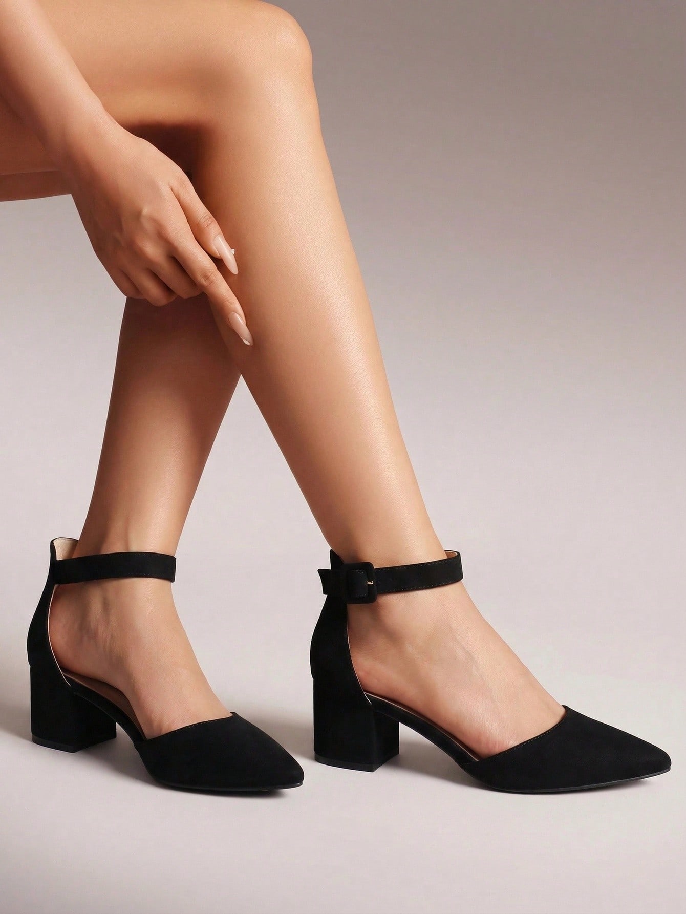 حذاء نسائي بكعب سميك منخفض ومق - مراجعة Women'S Shoes Clogs وسعره