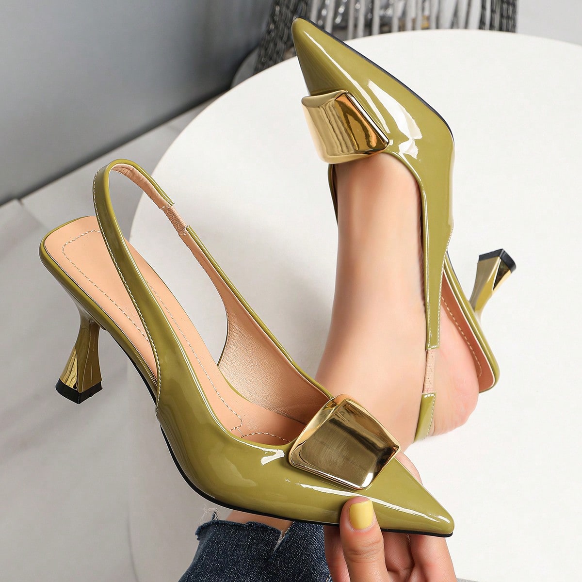 أحذية نسائية أنيقة بكعب عالٍ و - مراجعة Women'S Shoes Clogs وسعره